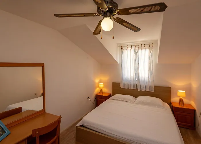 Dolphin יאדריה