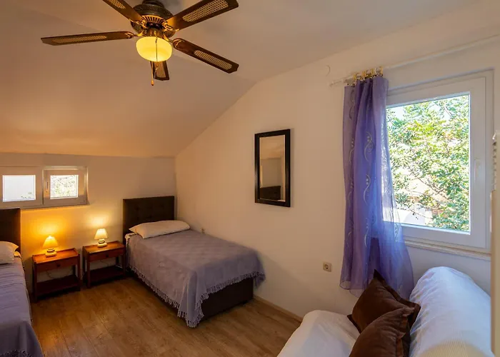 וילה Dolphin יאדריה