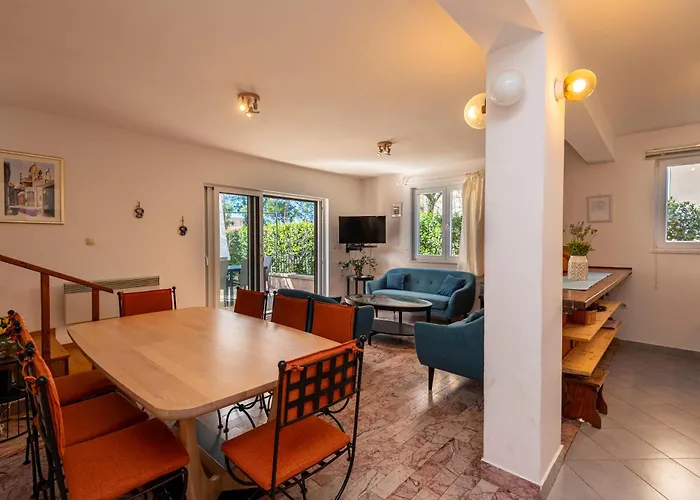 Dolphin * יאדריה